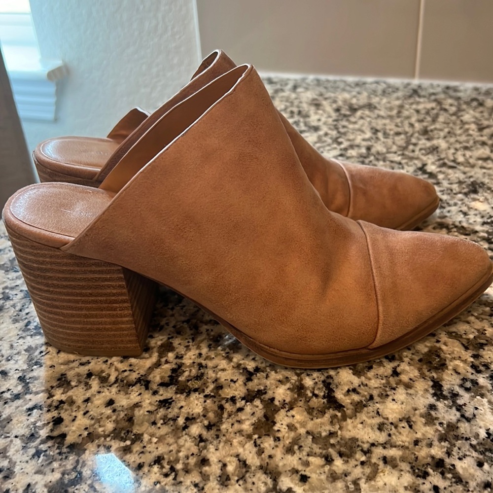 Report booties